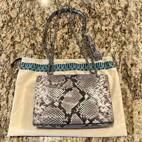 EUC Tory Burch Fleming handbag - cream and black snakeskin - Picture 3 of 11